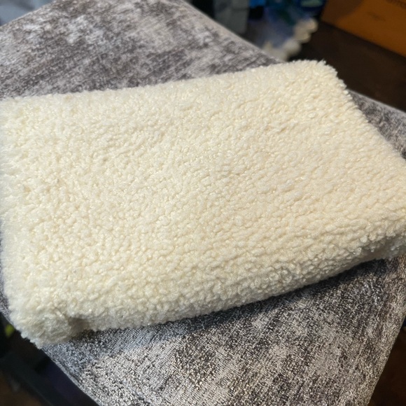 ❌SOLD❌YSL shearling bag - Picture 3 of 9